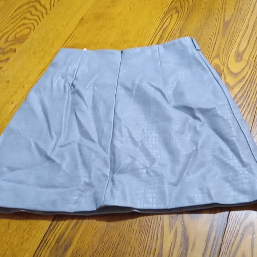 HALARA Women Skirt SMALL New PU FAUX LEATHER GREY GRAY Casual - Picture 3 of 5